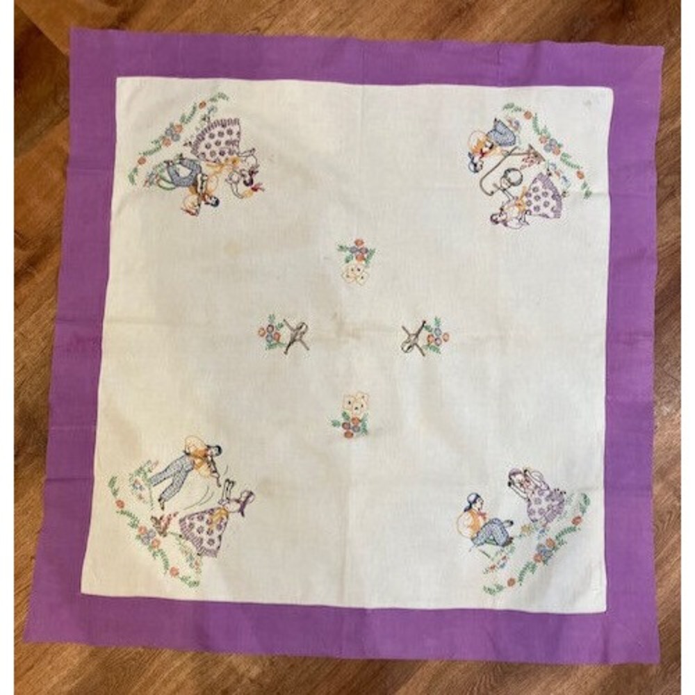 Vintage Handmade Tablecloth / Table‎ Scarf Gypsy Motif 42"x42"